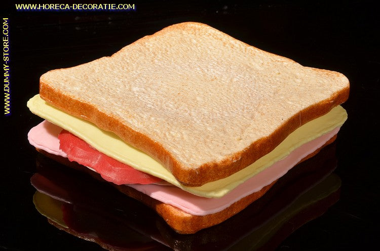 Toast, Schinken, Käse, Tomate und Salat – 11x11x3,5 cm große Attrappe