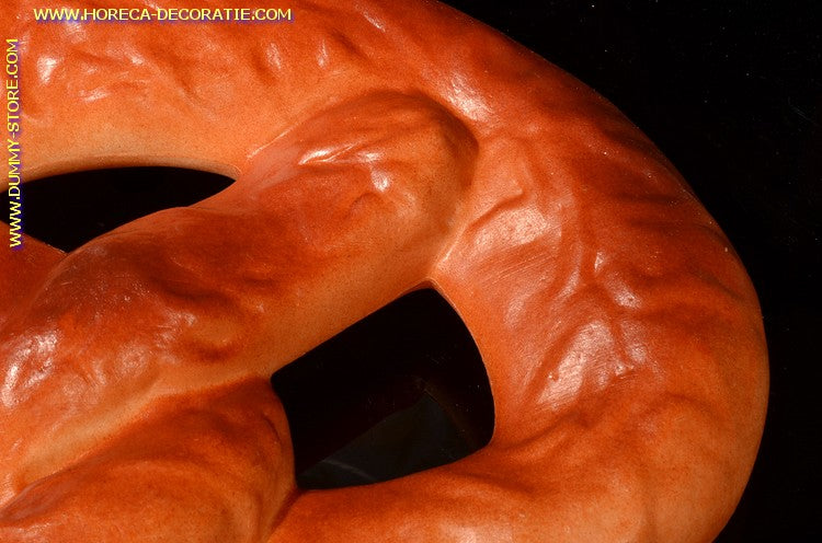 Brezel GROß - 320 x 200 mm - Brotattrappenimitat