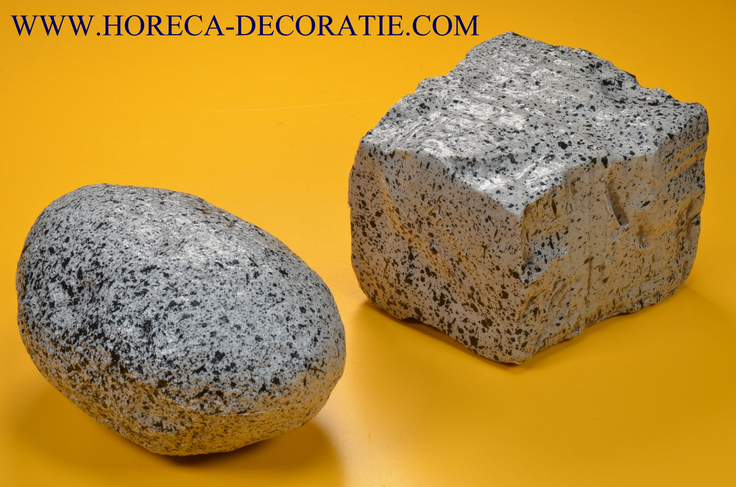 Stein. Runde Attrappe, 18 x 11 cm