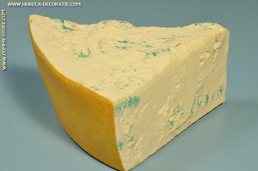 Viertelstück Parmesan-Formkäse - 200 x 100 x 180 mm -