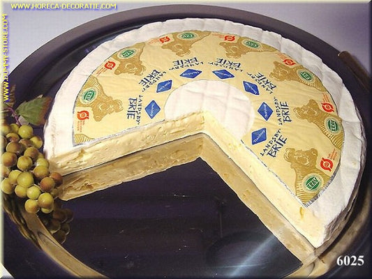 Landsby Brie, cut - dummy