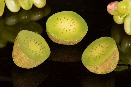 Kiwi, halb, 3 Stück, 65x70 mm - Fruchtattrappe