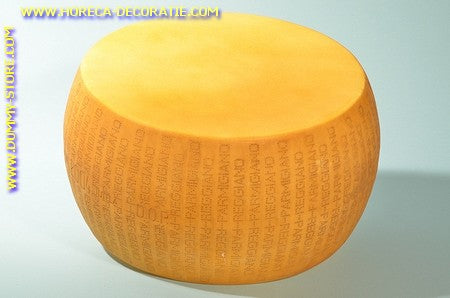 Parmigiano Reggiano, Käse, ganz - 440 x 210 mm - Käseattrappe
