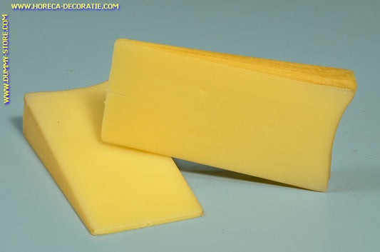 Käse, Keilstück 2 Stück - 160 x 75 mm - Käseattrappe