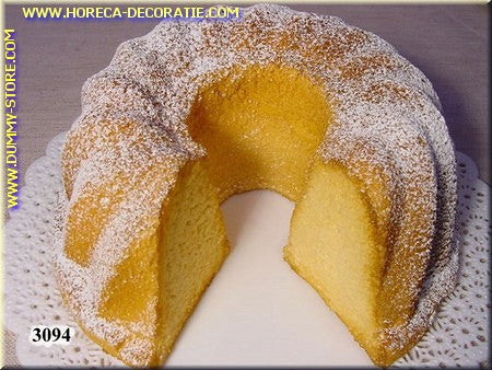 Kuchen mit großem fehlendem Stück - Fälschung - Attrappe