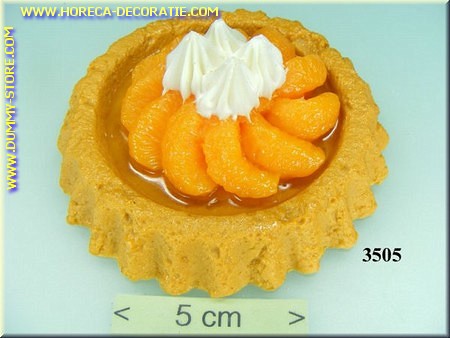 Mandarinenkuchen mit Schlagsahne - Fake - Dummy