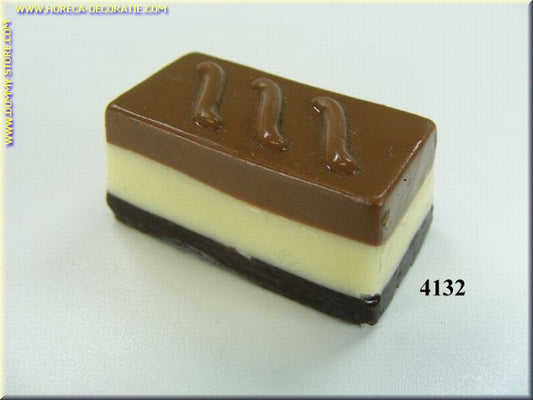Praline, 3-stöckig. 3 Stück