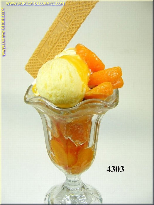 Ice cream sundae Mandarin dummy