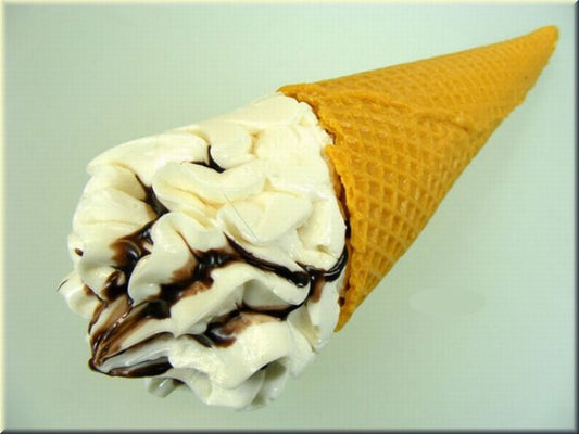 Cornetto dummy with chocolate - L: 22 cm - W: 7 cm dummy
