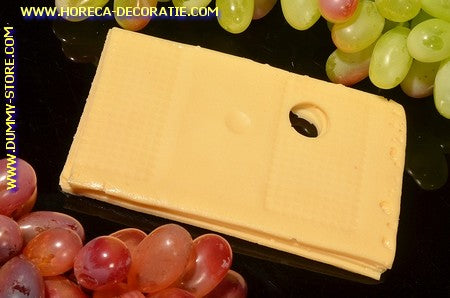 Käse, 4 Scheiben, Attrappe 15x10x1 cm