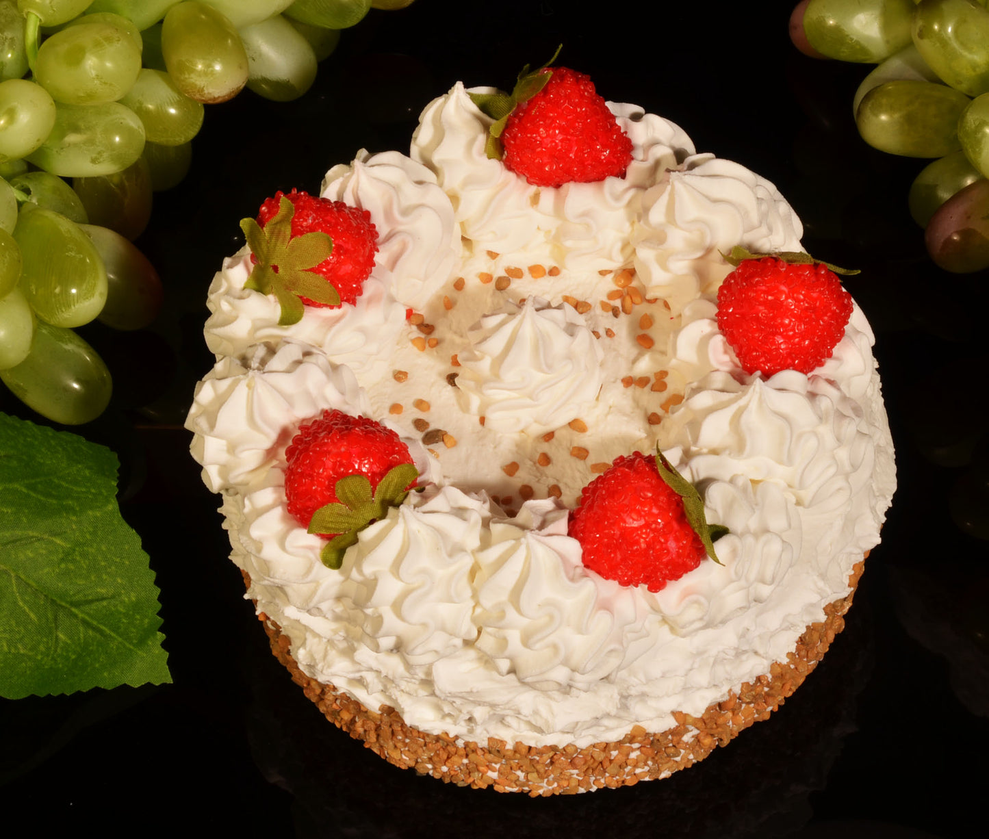 Erdbeer-Schlagsahne-Torte (Imitat) Ø 14 cm - Attrappe