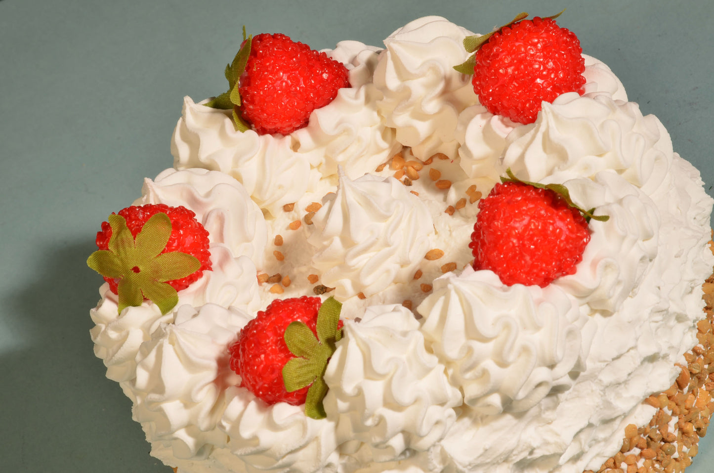 Erdbeer-Schlagsahne-Torte (Imitat) Ø 14 cm - Attrappe